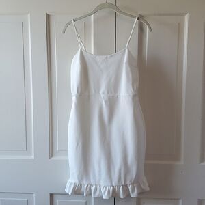 LULUS WHITE KNIT SPAGHETTI STRAP SHEATH DRESS RUFFLE BOTTOM SIZE MEDIUM SUMMER